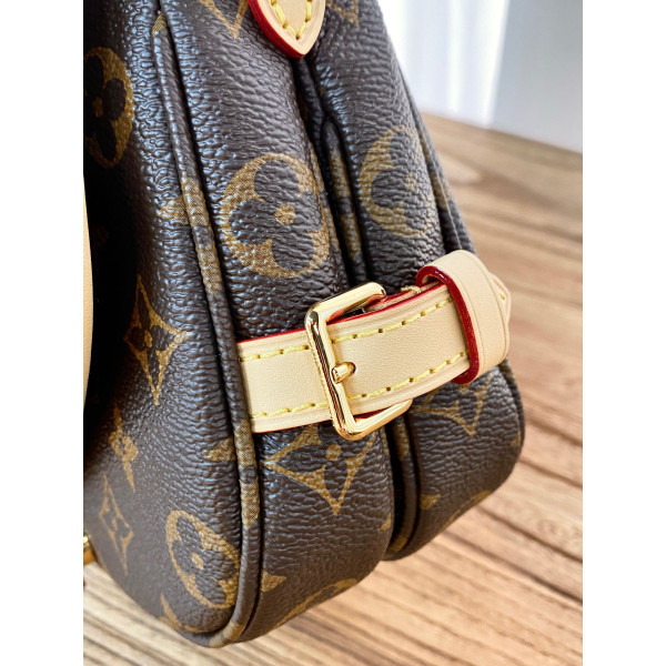 SAUMUR BB — 10