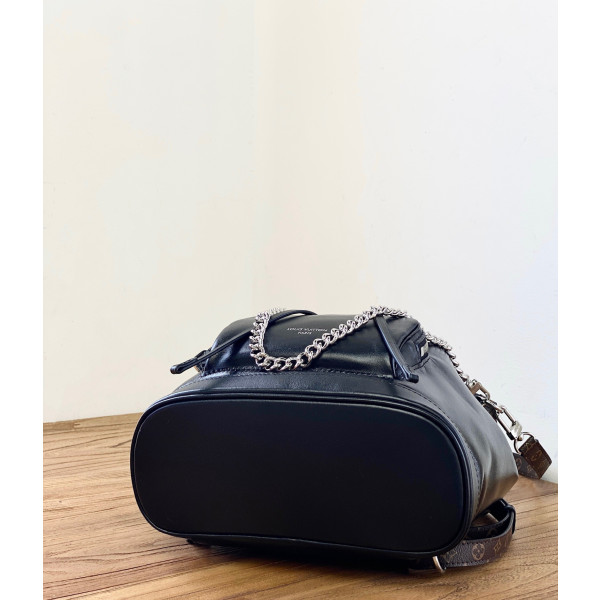 M12587 — 8