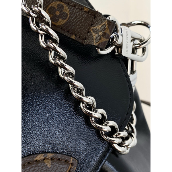M12587 — 18