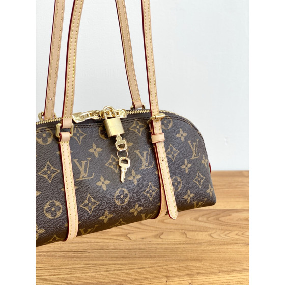 SQUIRE EAST WEST M28953