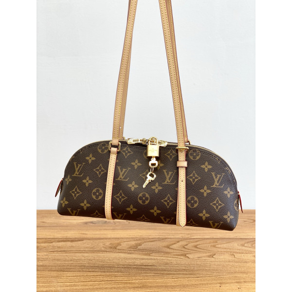 SQUIRE EAST WEST M28953 — 4