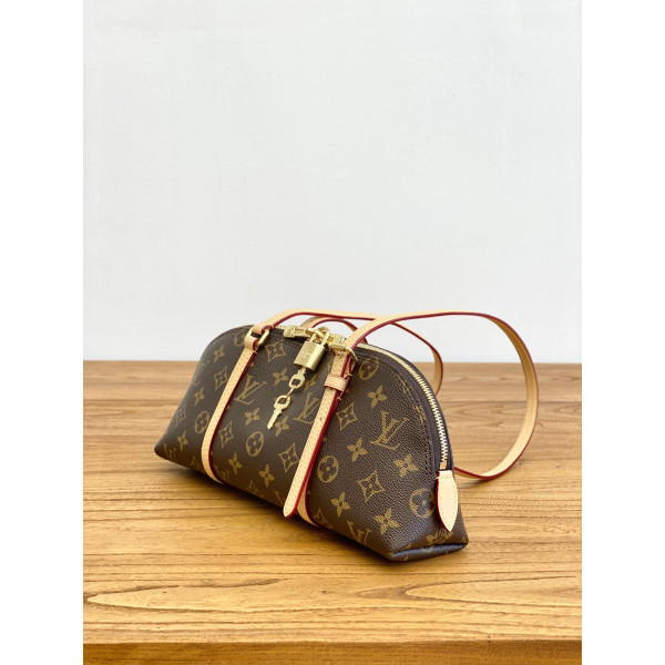 SQUIRE EAST WEST M28953 — 8