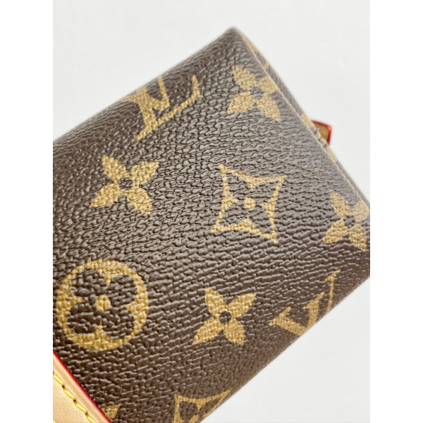 SQUIRE EAST WEST M28953 — 17