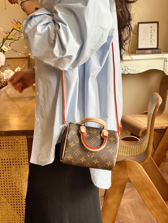 Crossbody Bags